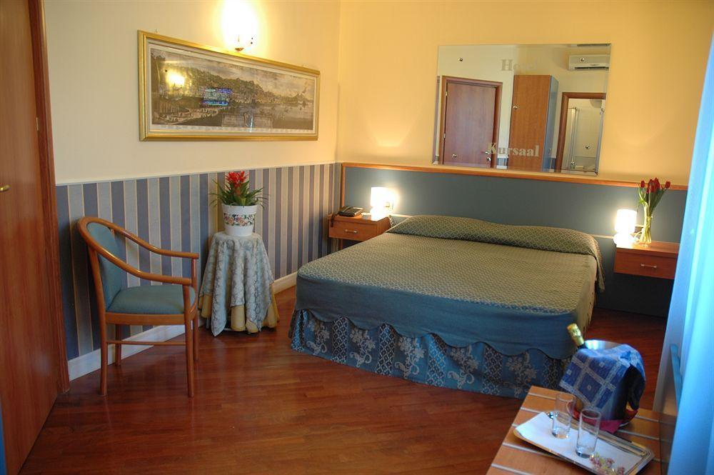 נאפולי Hotel Kursaal מראה חיצוני תמונה